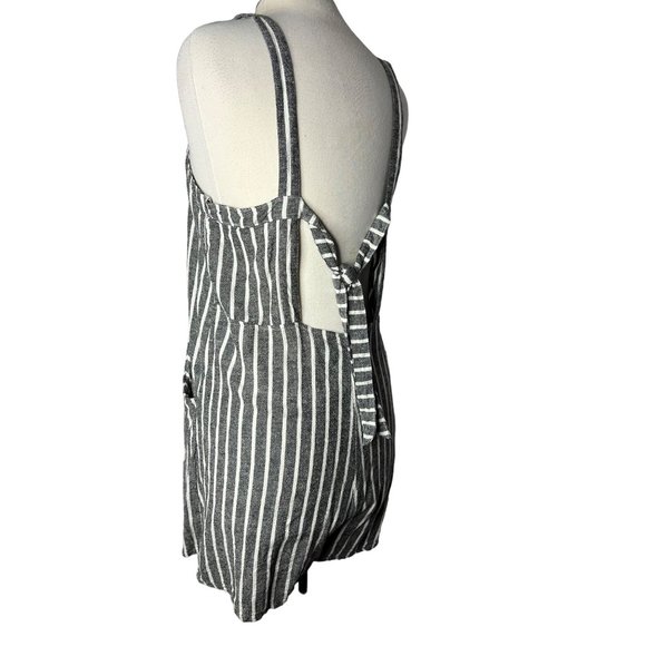Abound Romper Shorts Women's Large Gray White Stripes Straps Open Back Pockets T - Picture 14 of 14